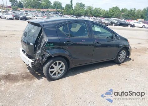 2012 Toyota Prius C Four из США, поврежденный, VIN JTDKDTB34C1007361